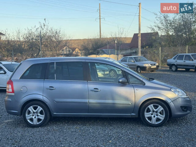 Серый Опель Зафира, объемом двигателя 1.7 л и пробегом 195 тыс. км за 5999 $, фото 6 на Automoto.ua