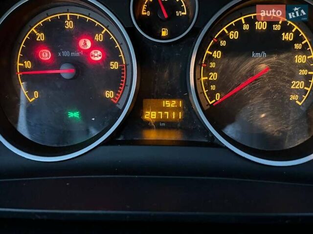 Серый Опель Зафира, объемом двигателя 1.9 л и пробегом 287 тыс. км за 2700 $, фото 16 на Automoto.ua