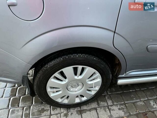 Серый Опель Зафира, объемом двигателя 1.6 л и пробегом 140 тыс. км за 7500 $, фото 4 на Automoto.ua