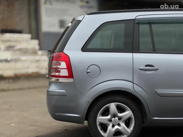 Серый Опель Зафира, объемом двигателя 1.9 л и пробегом 345 тыс. км за 6590 $, фото 10 на Automoto.ua