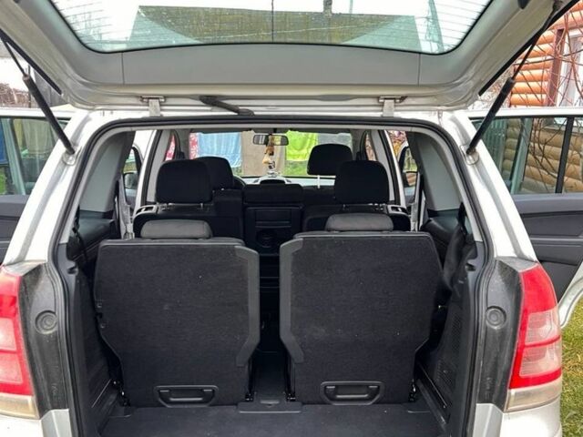 Сірий Опель Зафіра, об'ємом двигуна 1.6 л та пробігом 2 тис. км за 5000 $, фото 9 на Automoto.ua