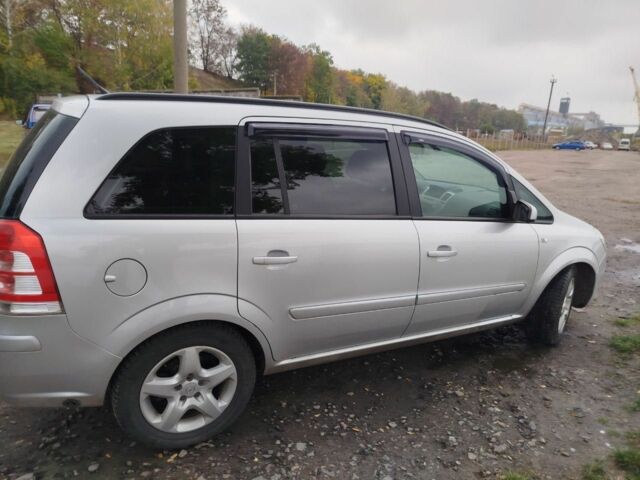 Сірий Опель Зафіра, об'ємом двигуна 1.6 л та пробігом 250 тис. км за 5500 $, фото 3 на Automoto.ua