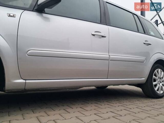 Серый Опель Зафира, объемом двигателя 1.8 л и пробегом 218 тыс. км за 5850 $, фото 43 на Automoto.ua