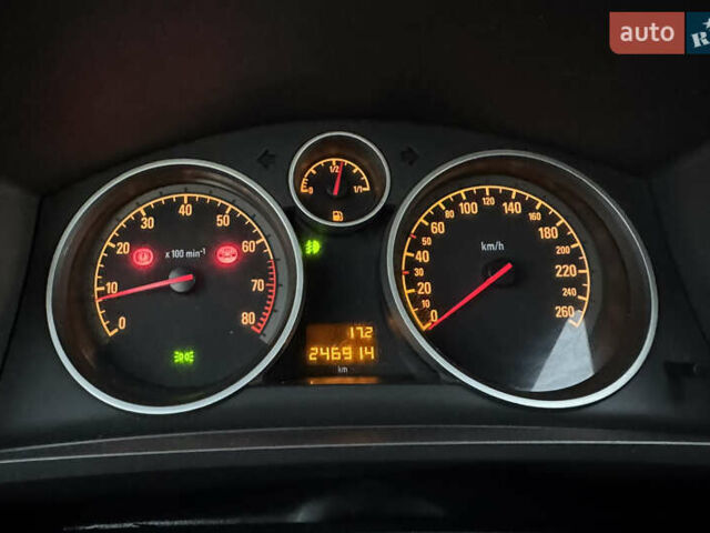 Серый Опель Зафира, объемом двигателя 1.6 л и пробегом 246 тыс. км за 5850 $, фото 15 на Automoto.ua