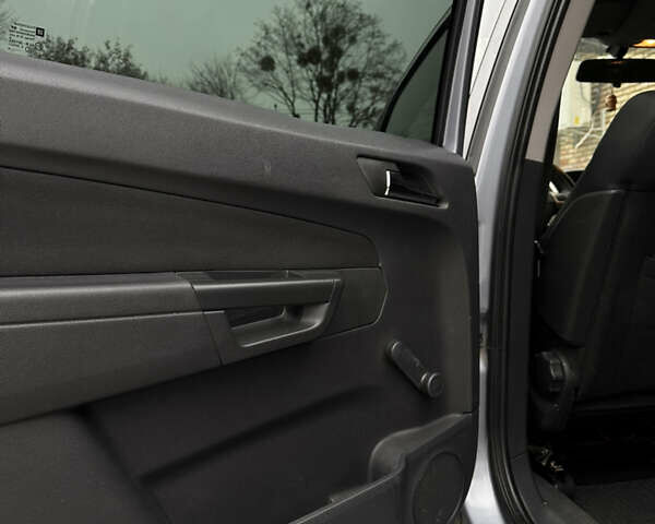 Серый Опель Зафира, объемом двигателя 1.69 л и пробегом 280 тыс. км за 4200 $, фото 26 на Automoto.ua