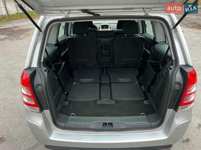 Опель Зафира 2008 в Житомире на Automoto.ua Серый Опель Зафира, объемом двигателя 1.8 л и пробегом 228 тыс. км за 5650 $, фото 19 на Automoto.ua