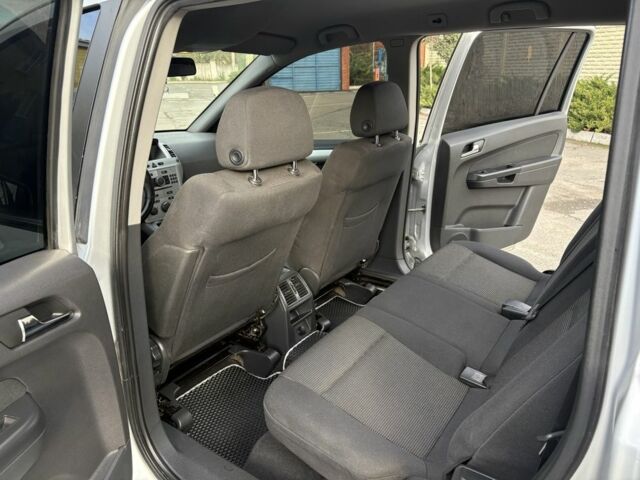 Опель Зафира 2008 в Кривом Роге на Automoto.ua Серый Опель Зафира, объемом двигателя 2.2 л и пробегом 194 тыс. км за 6499 $, фото 15 на Automoto.ua