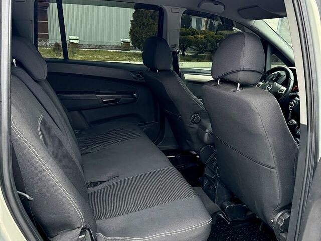 Серый Опель Зафира, объемом двигателя 1.8 л и пробегом 226 тыс. км за 4450 $, фото 11 на Automoto.ua