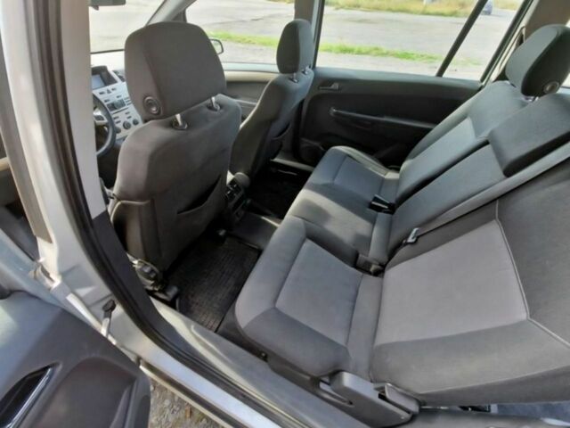 Серый Опель Зафира, объемом двигателя 0 л и пробегом 283 тыс. км за 2999 $, фото 1 на Automoto.ua