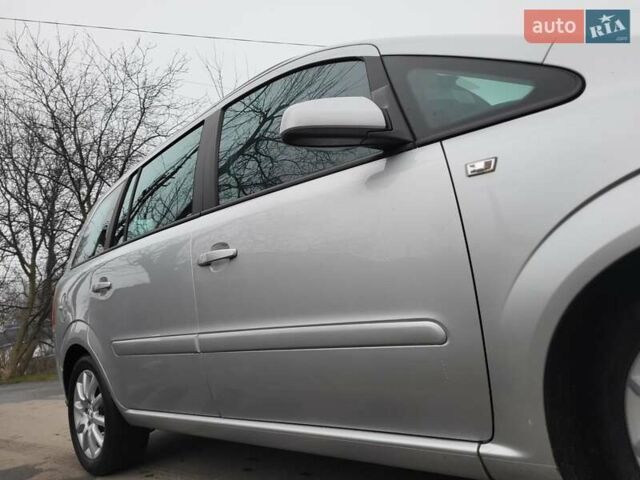 Серый Опель Зафира, объемом двигателя 1.8 л и пробегом 185 тыс. км за 6450 $, фото 23 на Automoto.ua