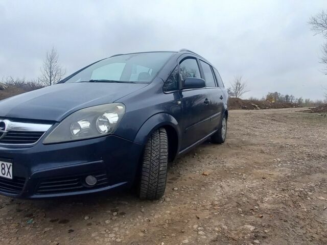 Серый Опель Зафира, объемом двигателя 2 л и пробегом 330 тыс. км за 3300 $, фото 5 на Automoto.ua