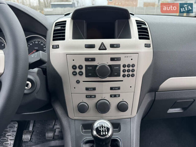 Серый Опель Зафира, объемом двигателя 1.91 л и пробегом 176 тыс. км за 6500 $, фото 47 на Automoto.ua