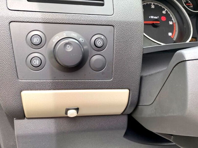 Серый Опель Зафира, объемом двигателя 1.7 л и пробегом 235 тыс. км за 5500 $, фото 3 на Automoto.ua