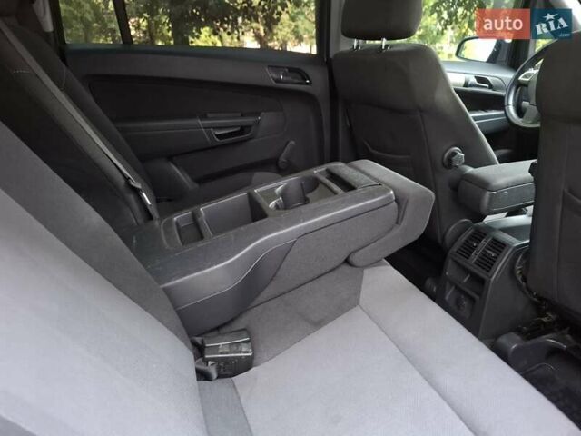 Серый Опель Зафира, объемом двигателя 1.6 л и пробегом 197 тыс. км за 6600 $, фото 19 на Automoto.ua