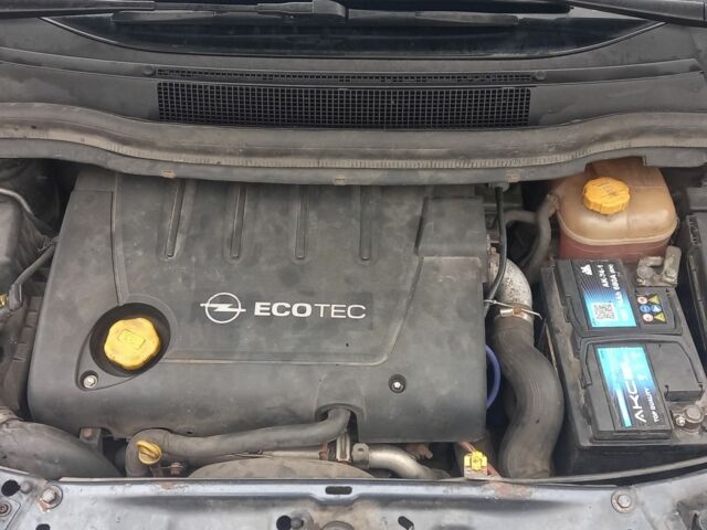 Серый Опель Зафира, объемом двигателя 2 л и пробегом 330 тыс. км за 3300 $, фото 7 на Automoto.ua