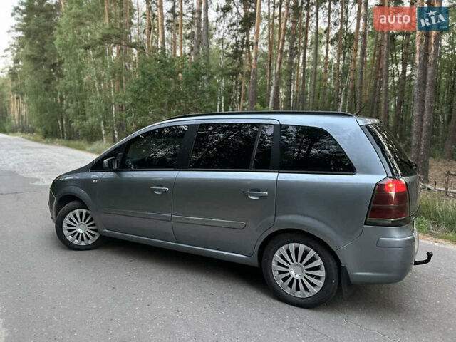 Серый Опель Зафира, объемом двигателя 1.8 л и пробегом 250 тыс. км за 5499 $, фото 6 на Automoto.ua