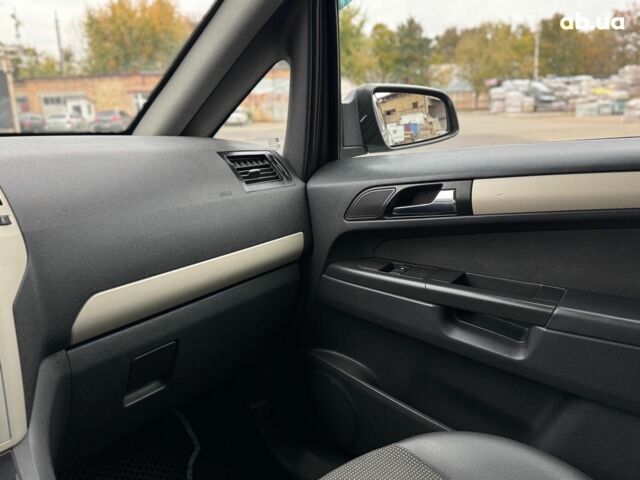 Серый Опель Зафира, объемом двигателя 1.9 л и пробегом 345 тыс. км за 6590 $, фото 27 на Automoto.ua