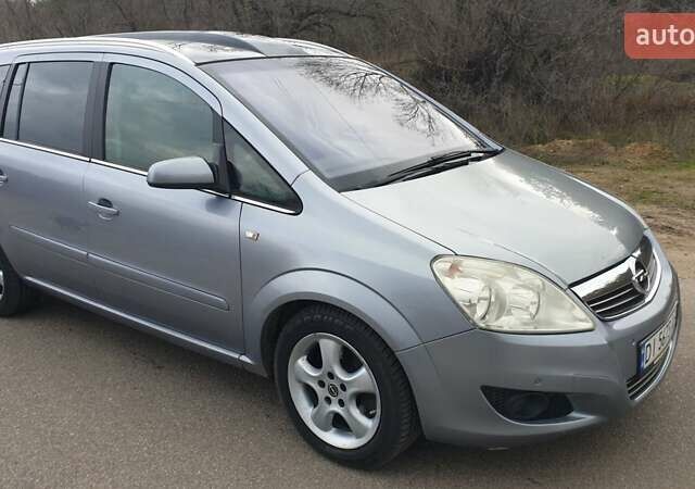 Серый Опель Зафира, объемом двигателя 1.69 л и пробегом 294 тыс. км за 6300 $, фото 6 на Automoto.ua