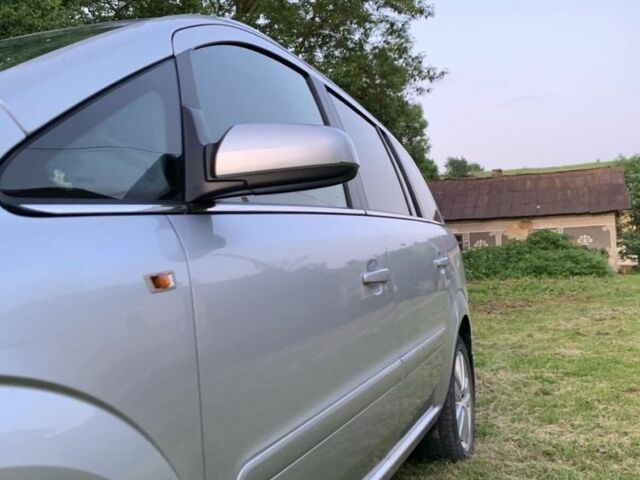 Сірий Опель Зафіра, об'ємом двигуна 1.7 л та пробігом 220 тис. км за 5999 $, фото 2 на Automoto.ua