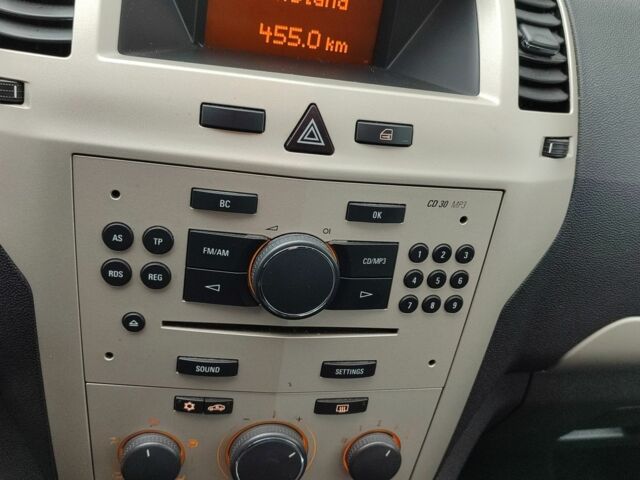 Серый Опель Зафира, объемом двигателя 1 л и пробегом 190 тыс. км за 5500 $, фото 5 на Automoto.ua