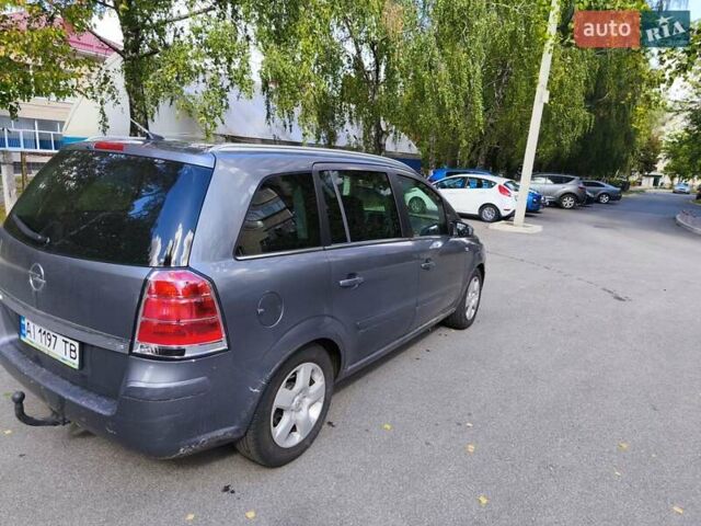 Серый Опель Зафира, объемом двигателя 1.8 л и пробегом 270 тыс. км за 5000 $, фото 2 на Automoto.ua