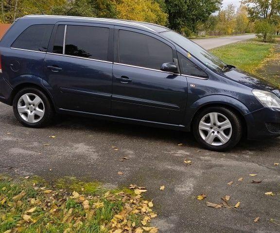 Опель Зафира 2008 в Дубно на Automoto.ua Серый Опель Зафира, объемом двигателя 1.7 л и пробегом 217 тыс. км за 4999 $, фото 7 на Automoto.ua