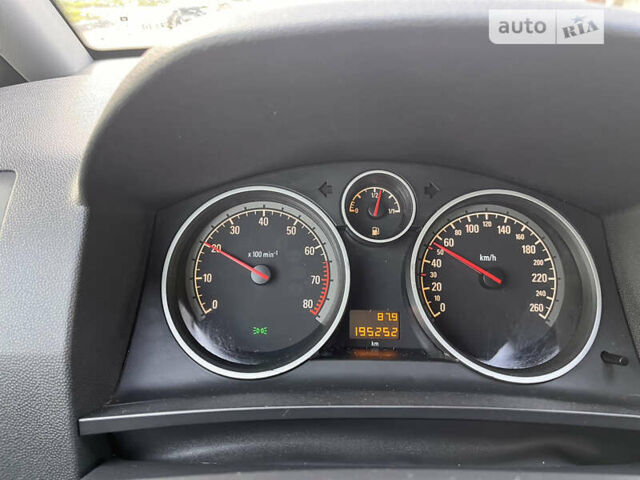 Серый Опель Зафира, объемом двигателя 1.6 л и пробегом 202 тыс. км за 6200 $, фото 16 на Automoto.ua