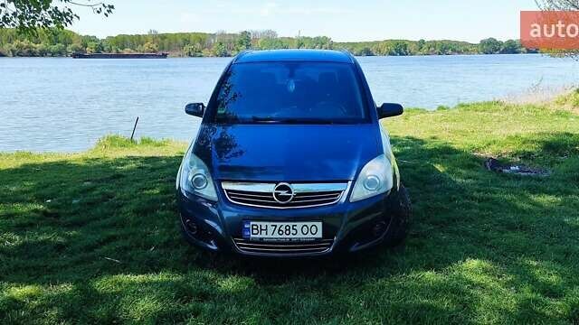 Серый Опель Зафира, объемом двигателя 1.7 л и пробегом 280 тыс. км за 6999 $, фото 1 на Automoto.ua