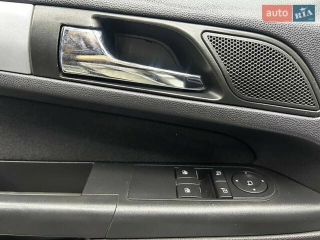 Серый Опель Зафира, объемом двигателя 1.8 л и пробегом 263 тыс. км за 6500 $, фото 7 на Automoto.ua