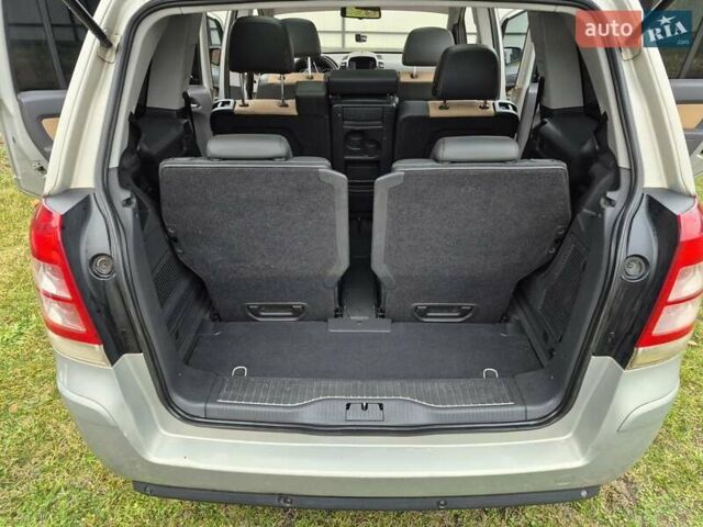 Сірий Опель Зафіра, об'ємом двигуна 1.91 л та пробігом 288 тис. км за 6300 $, фото 24 на Automoto.ua