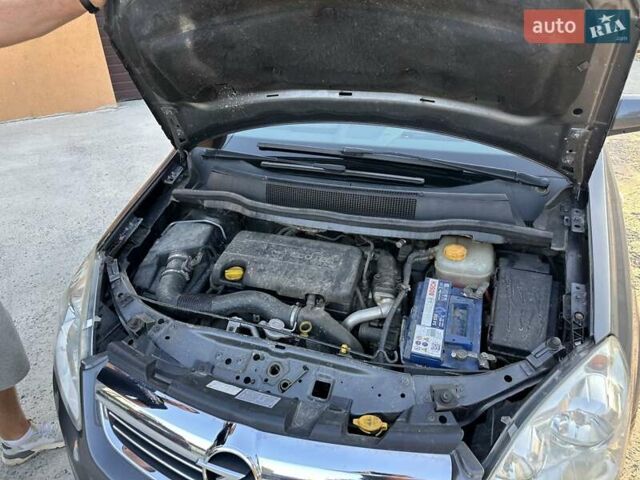 Серый Опель Зафира, объемом двигателя 1.7 л и пробегом 310 тыс. км за 5800 $, фото 34 на Automoto.ua