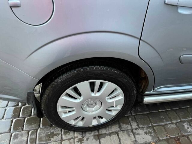 Серый Опель Зафира, объемом двигателя 1.6 л и пробегом 140 тыс. км за 7620 $, фото 3 на Automoto.ua