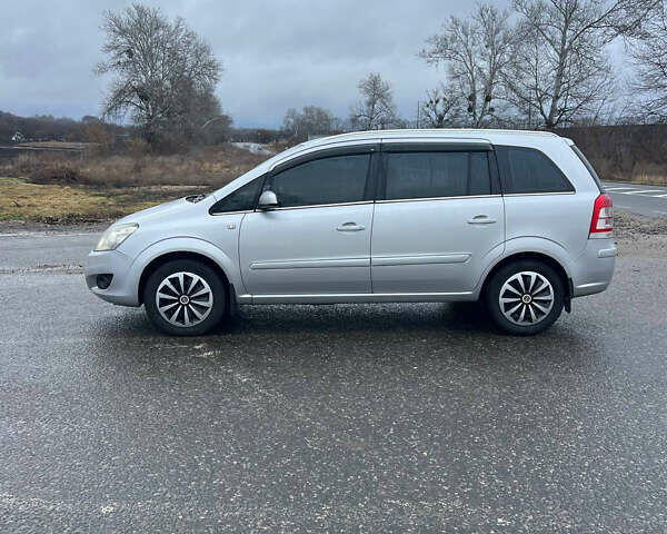 Серый Опель Зафира, объемом двигателя 1.69 л и пробегом 300 тыс. км за 6000 $, фото 6 на Automoto.ua