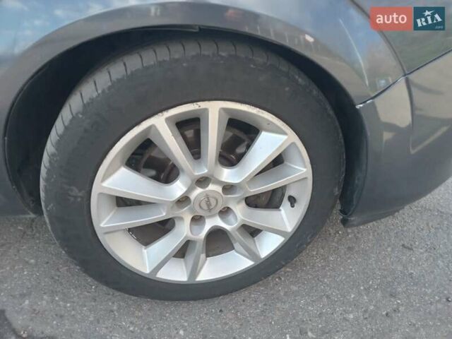 Серый Опель Зафира, объемом двигателя 1.7 л и пробегом 295 тыс. км за 5777 $, фото 5 на Automoto.ua