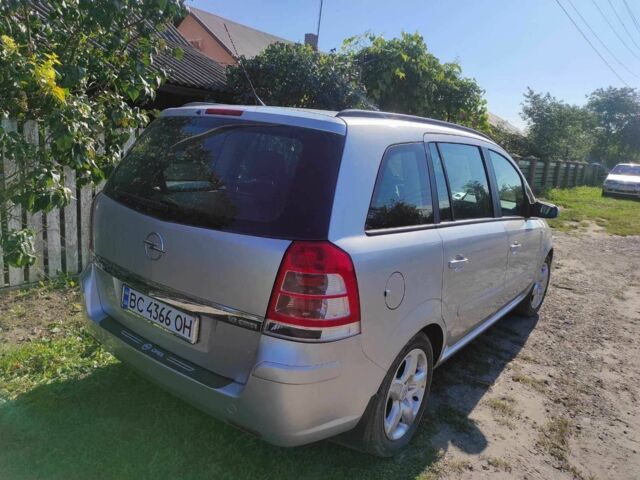 Серый Опель Зафира, объемом двигателя 1.9 л и пробегом 292 тыс. км за 6500 $, фото 1 на Automoto.ua