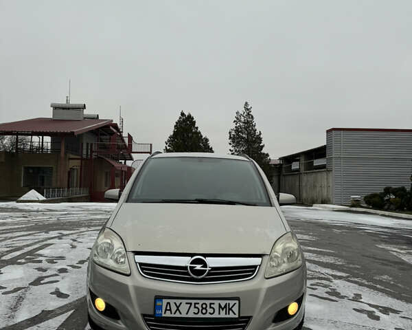Сірий Опель Зафіра, об'ємом двигуна 1.8 л та пробігом 226 тис. км за 4200 $, фото 1 на Automoto.ua