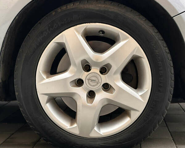 Серый Опель Зафира, объемом двигателя 1.69 л и пробегом 280 тыс. км за 4200 $, фото 16 на Automoto.ua