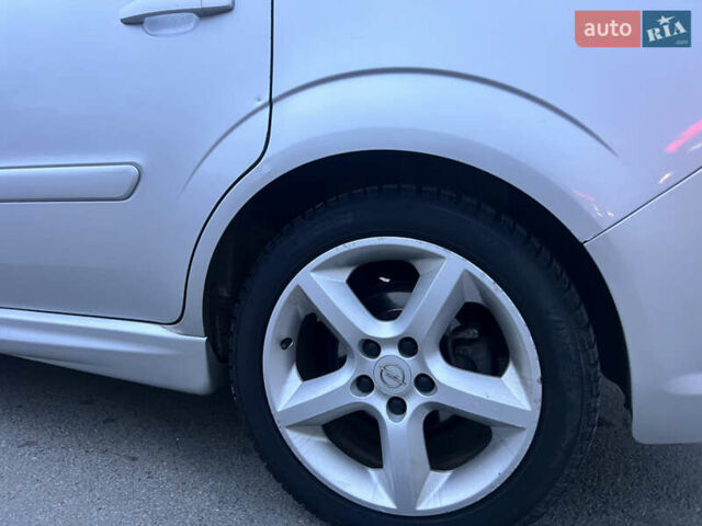 Серый Опель Зафира, объемом двигателя 1.7 л и пробегом 272 тыс. км за 5499 $, фото 3 на Automoto.ua