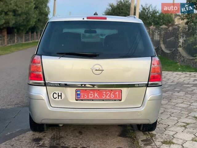 Серый Опель Зафира, объемом двигателя 1.9 л и пробегом 265 тыс. км за 7300 $, фото 5 на Automoto.ua