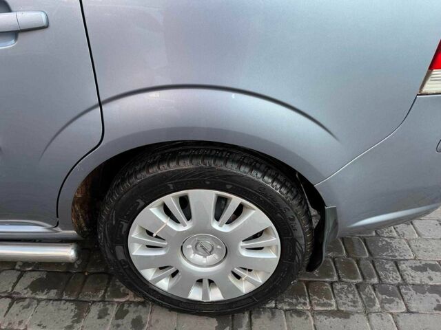 Серый Опель Зафира, объемом двигателя 1.6 л и пробегом 140 тыс. км за 7620 $, фото 6 на Automoto.ua