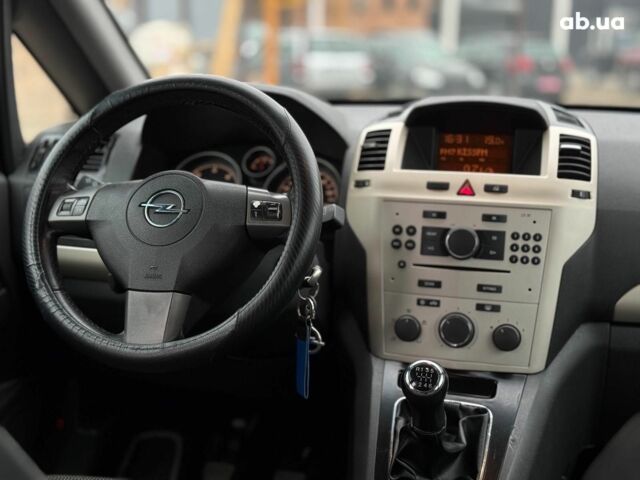 Серый Опель Зафира, объемом двигателя 1.9 л и пробегом 345 тыс. км за 6590 $, фото 34 на Automoto.ua