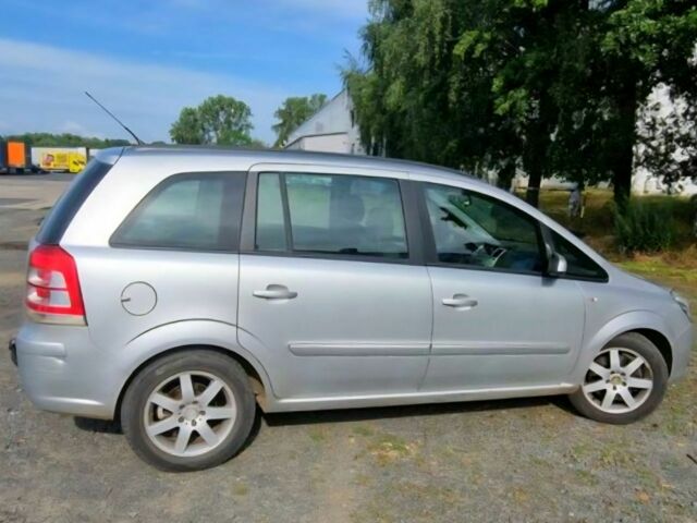 Серый Опель Зафира, объемом двигателя 0 л и пробегом 283 тыс. км за 2999 $, фото 3 на Automoto.ua