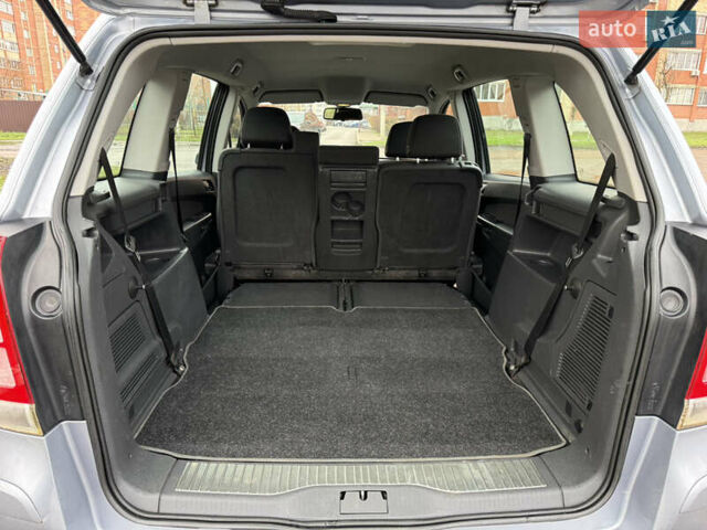 Сірий Опель Зафіра, об'ємом двигуна 1.8 л та пробігом 191 тис. км за 6700 $, фото 43 на Automoto.ua