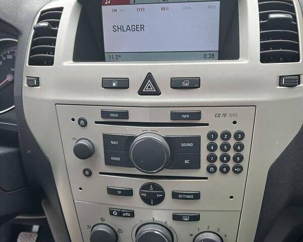 Серый Опель Зафира, объемом двигателя 1.6 л и пробегом 140 тыс. км за 7500 $, фото 25 на Automoto.ua