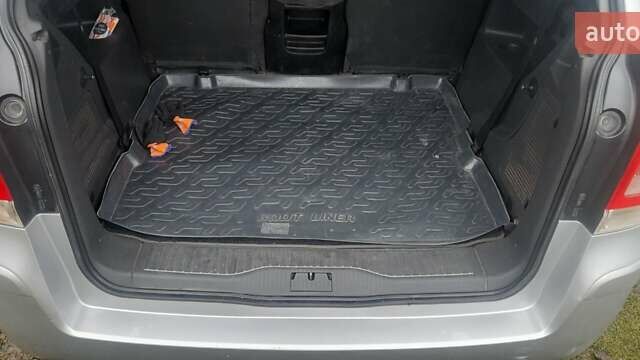 Серый Опель Зафира, объемом двигателя 1.6 л и пробегом 234 тыс. км за 5700 $, фото 10 на Automoto.ua