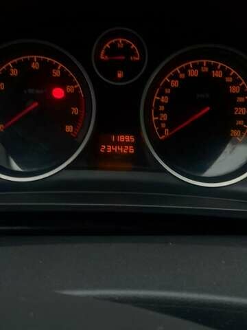 Серый Опель Зафира, объемом двигателя 1.6 л и пробегом 234 тыс. км за 5700 $, фото 8 на Automoto.ua