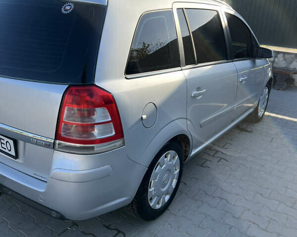 Сірий Опель Зафіра, об'ємом двигуна 1.9 л та пробігом 300 тис. км за 5900 $, фото 7 на Automoto.ua