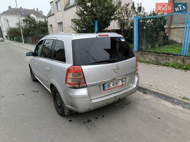 Серый Опель Зафира, объемом двигателя 1.69 л и пробегом 325 тыс. км за 5500 $, фото 7 на Automoto.ua