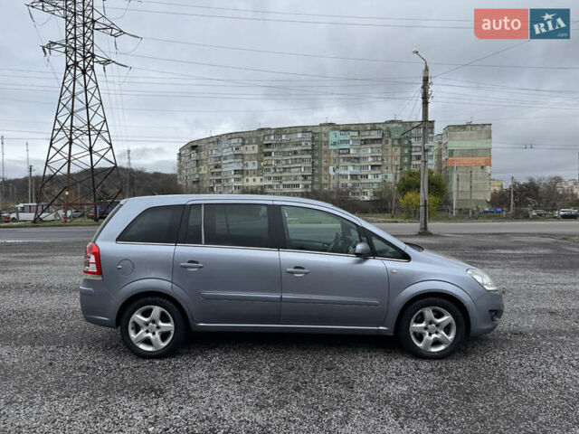 Серый Опель Зафира, объемом двигателя 1.91 л и пробегом 176 тыс. км за 6500 $, фото 5 на Automoto.ua