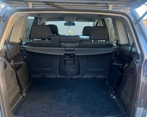 Серый Опель Зафира, объемом двигателя 1.69 л и пробегом 240 тыс. км за 5200 $, фото 5 на Automoto.ua